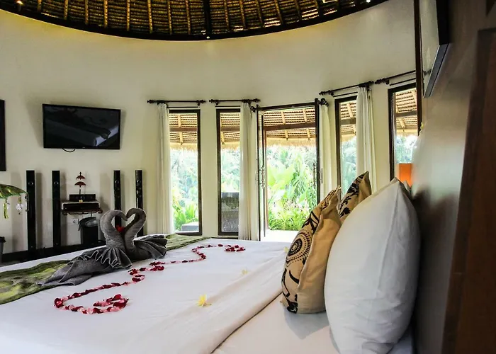 Hotel Hidden Yone Village 4*